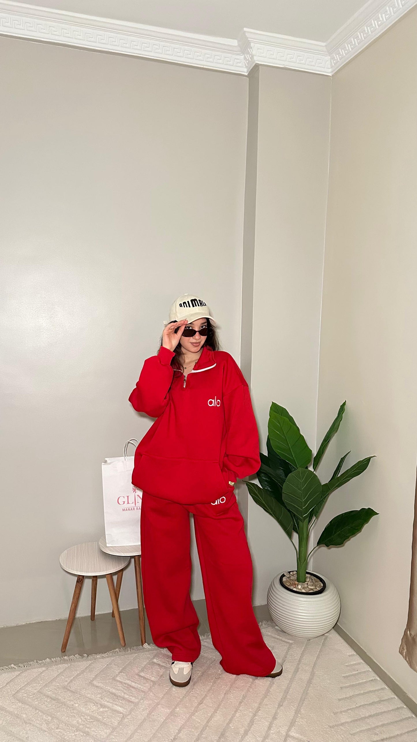 Red Vibes – suit