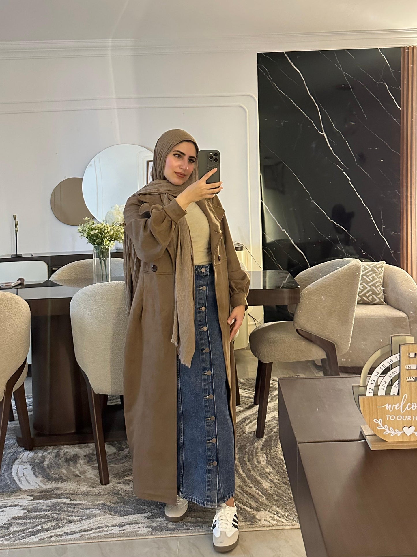 Velora Coat : ( brown) .