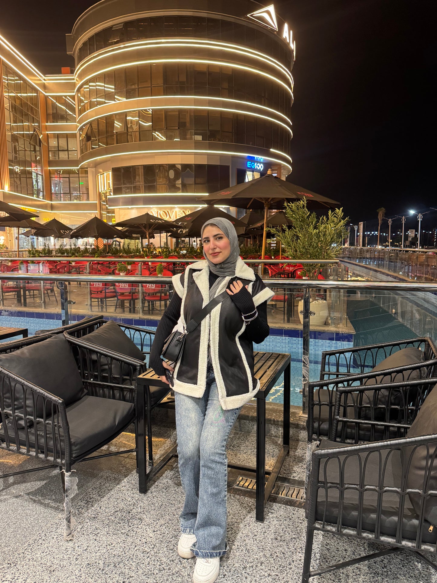 Fur jacket : ( Black)